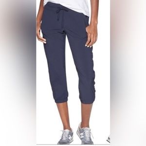 ATHLETA navy blue LA VIVA cropped jogger, style capri cropped pants